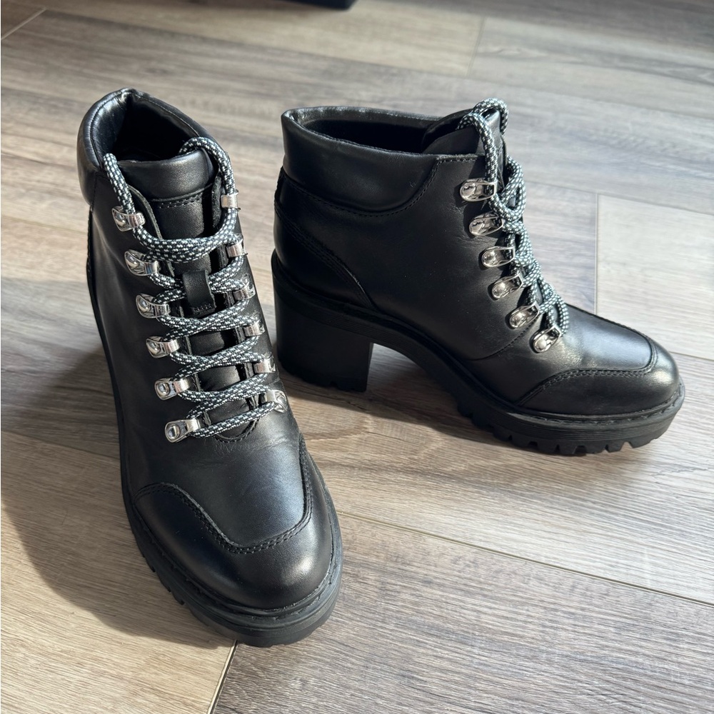 Marc Fisher Black Lace-Up Ankle Boots size 6